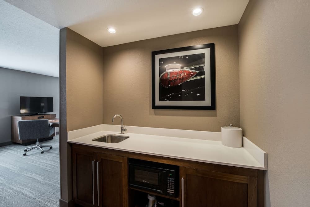Hampton Inn & Suites Wixom gallery photo in Wixom, MI — image 11