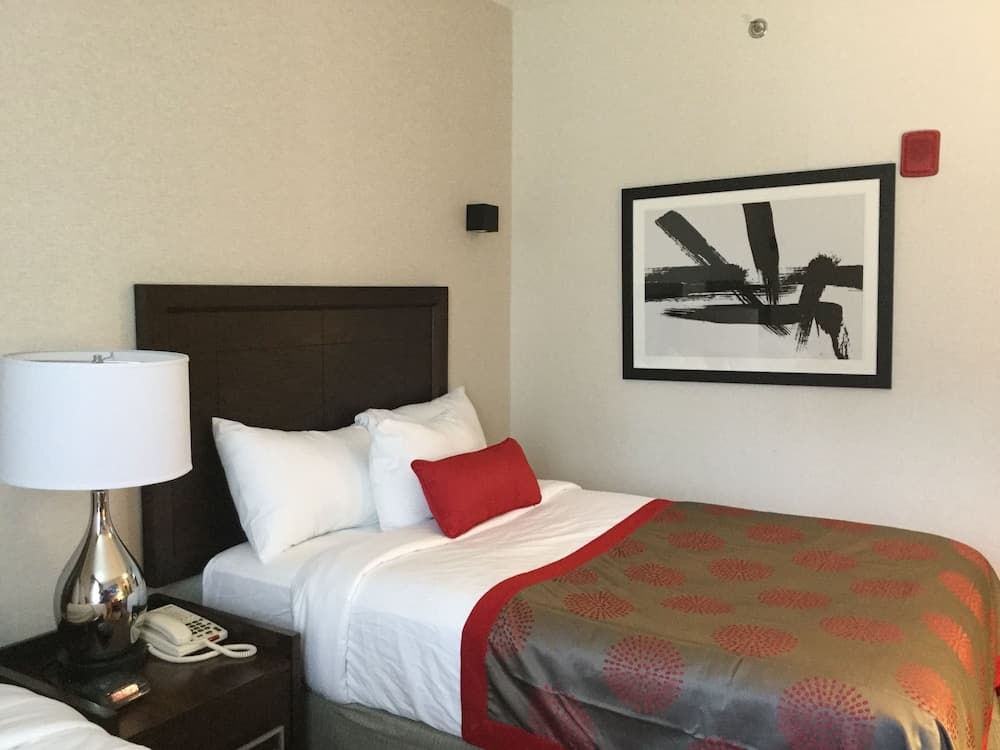 Ramada by Wyndham Bronx Terminal interior in Bronx, NY — gallery photo 2