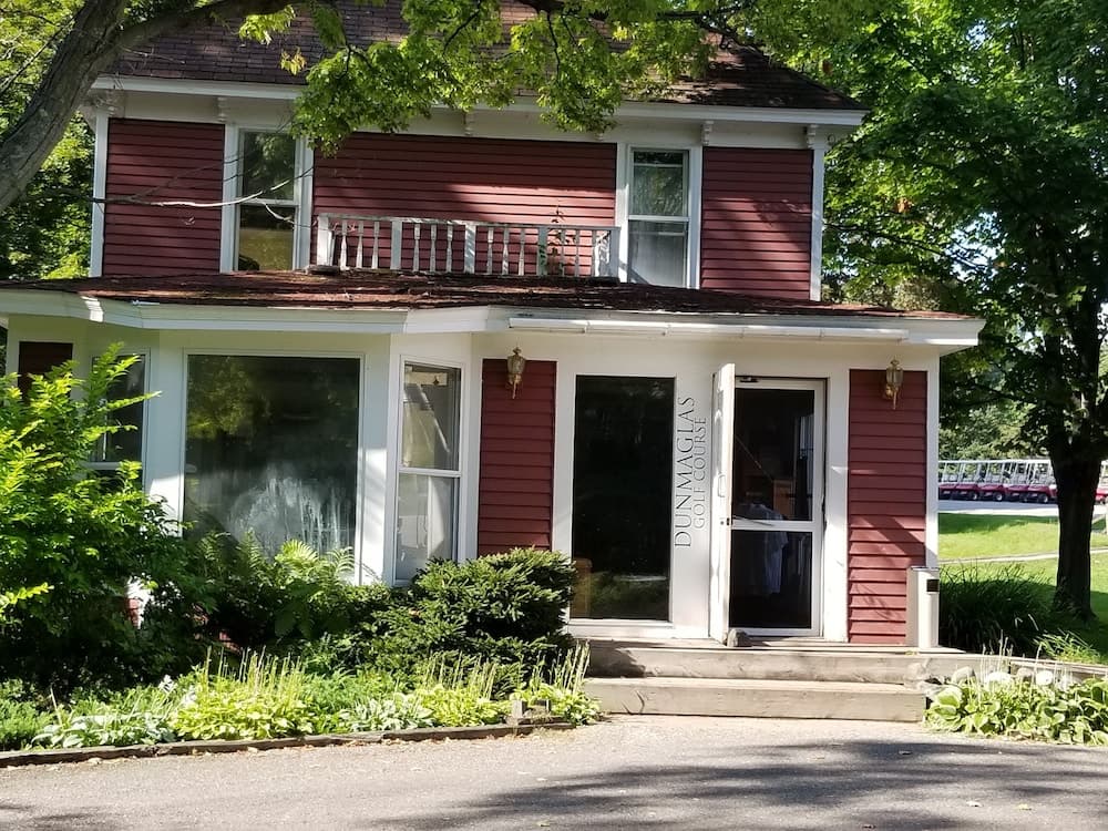 Dunmaglas Golf Course — hotel in Charlevoix, Michigan