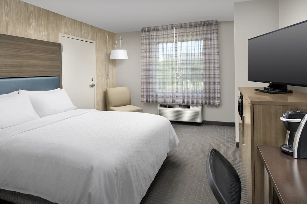 Holiday Inn Express & Suites Annapolis by IHG property views in Annapolis, MD — gallery photo 3