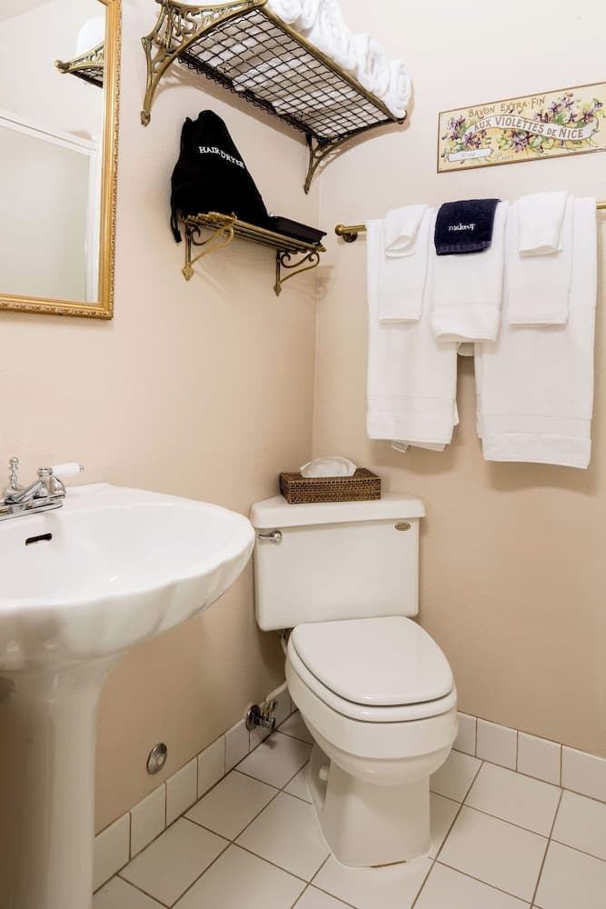 The Bishop Hotel gallery photo in Port Townsend, WA — image 7