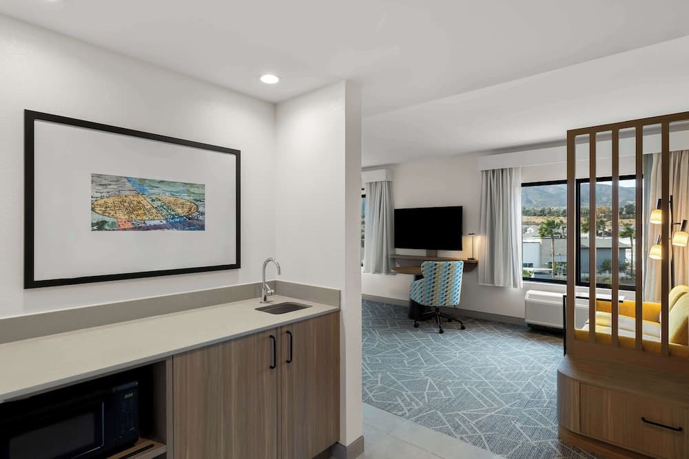 Hampton Inn & Suites Corona, Ca gallery photo in Corona, CA — image 15