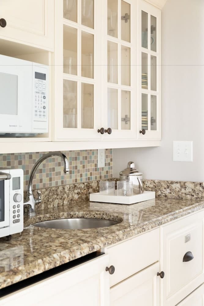 Vineyard Square Hotel & Suites gallery photo in Edgartown — image 17