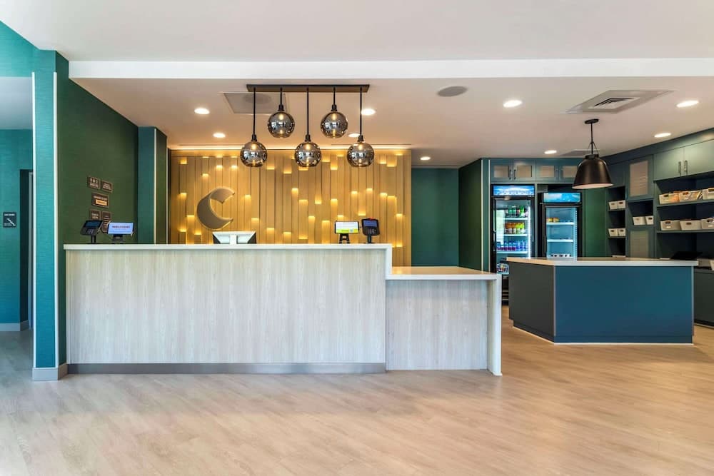 Comfort Suites Gatlinburg Downtown-Convention Center interior in Gatlinburg, TN — gallery photo 2