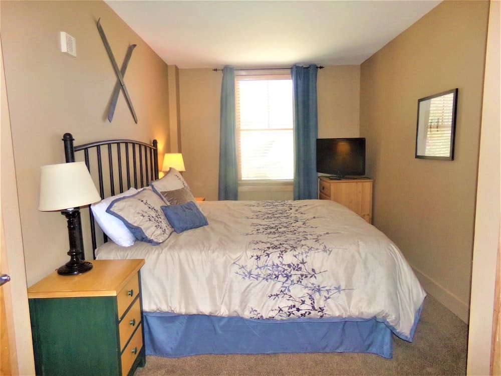 Silvermill 2 Bedroom 2 Bath B interior in Keystone, CO — gallery photo 2