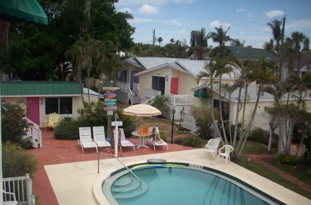 Silver Sands Villas property views in Fort Myers Beach, FL — gallery photo 3
