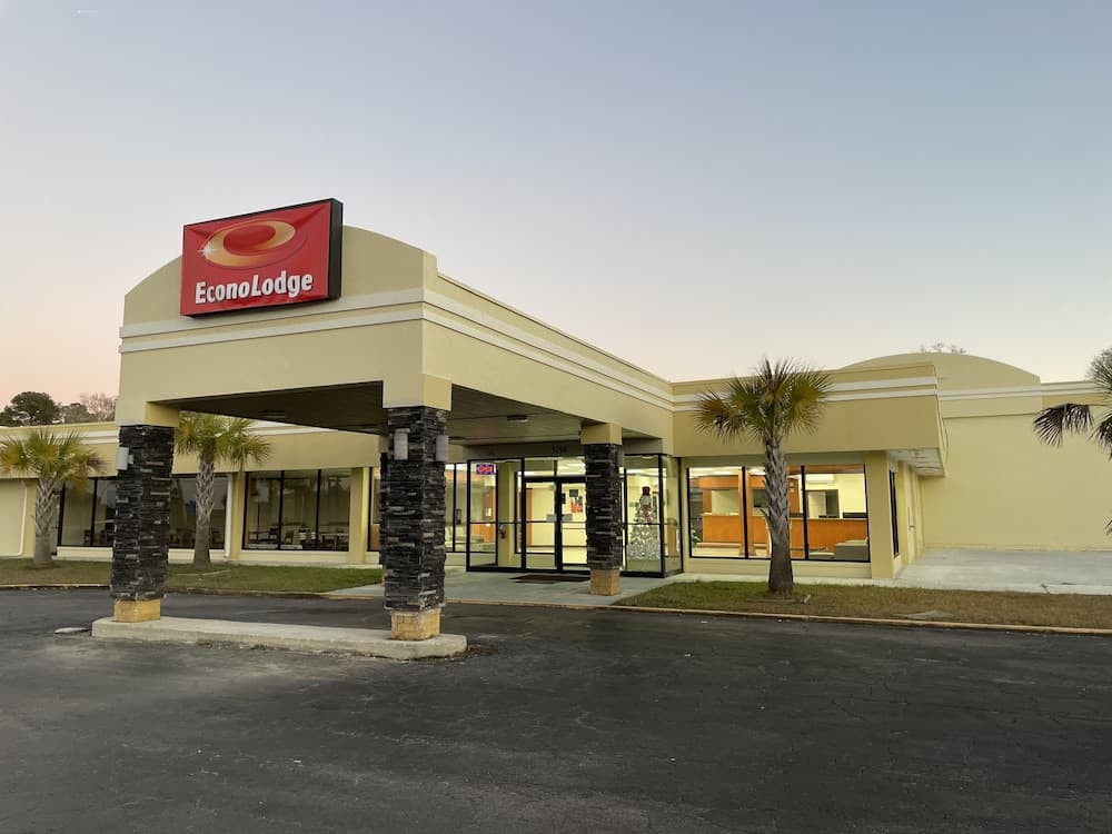 Econo Lodge Yemassee featured exterior or lobby in Yemassee, SC — similar hotel