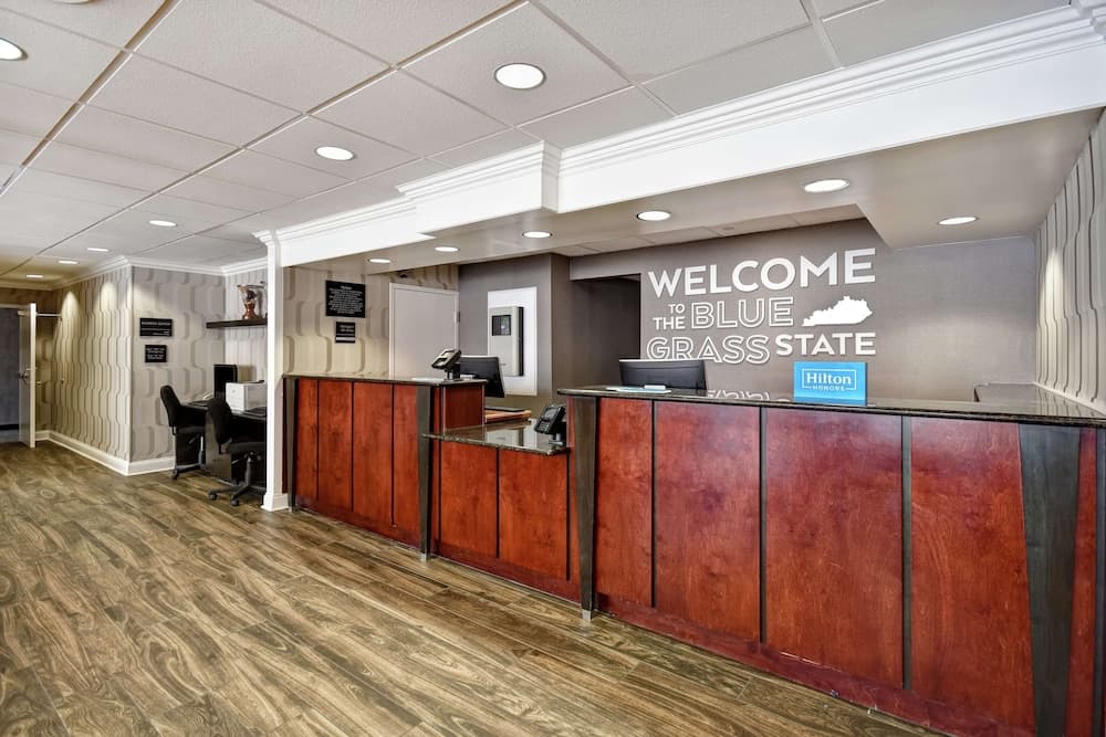 Hampton Inn I-75 Lexington/Hamburg Area interior in Lexington, KY — gallery photo 2
