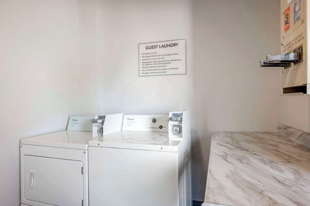 Comfort Inn Kendallville East gallery photo in Kendallville, IN — image 7