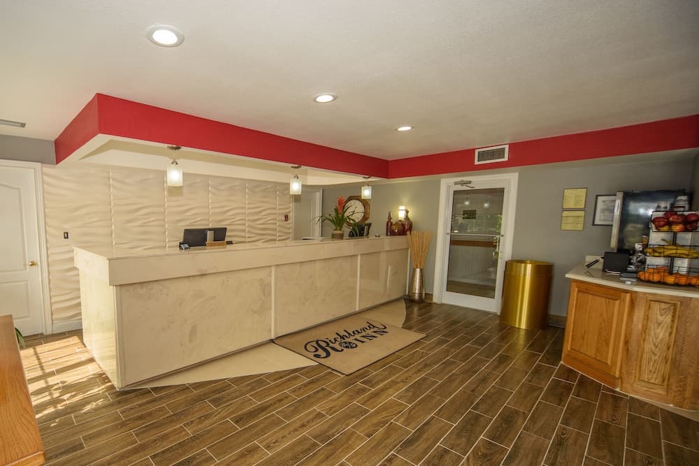 Richland Inn Lawrenceburg property views in Lawrenceburg, TN — gallery photo 3