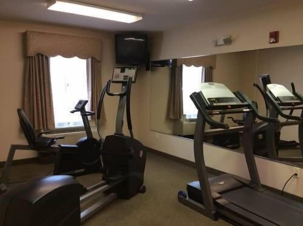 American Inn & Suites - High Point NC interior in High Point, NC — gallery photo 2