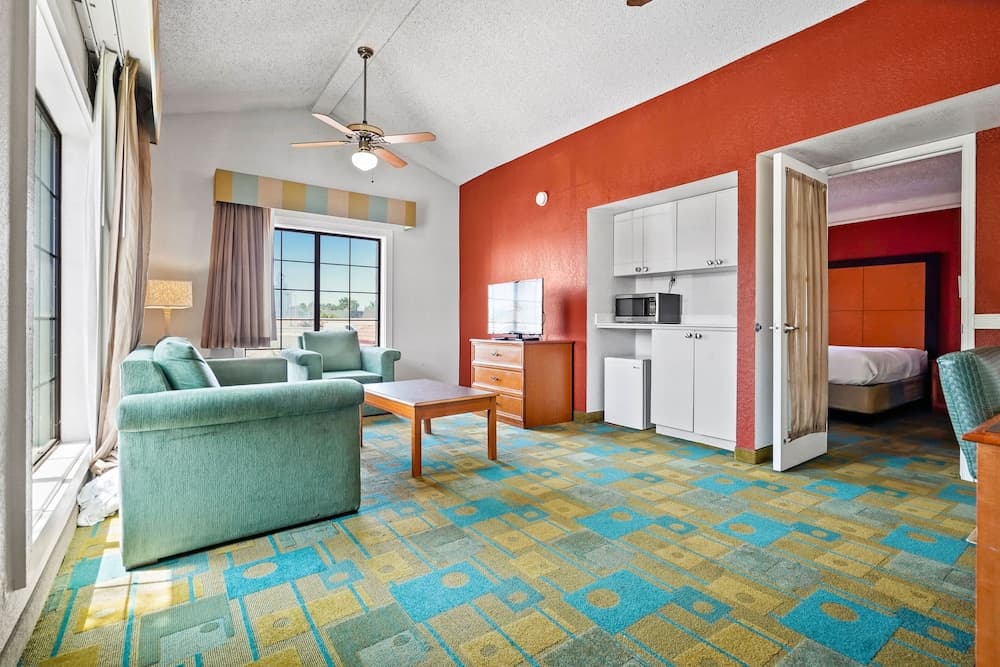 La Quinta Inn by Wyndham Costa Mesa / Newport Beach gallery photo in Costa Mesa, CA — image 25