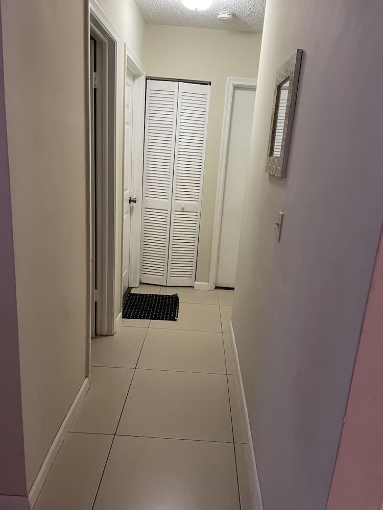 Cozy Guest House Florida Sunrise gallery photo in Sunrise, FL — image 23