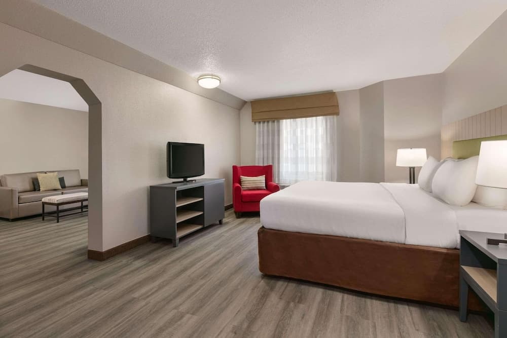 Country Inn & Suites by Radisson, Roanoke Rapids, NC property views in Roanoke Rapids, NC — gallery photo 3
