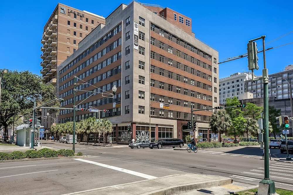 Ideal Condo a Short Ride Away from French Quarter featured exterior or lobby in New Orleans, LA — similar hotel