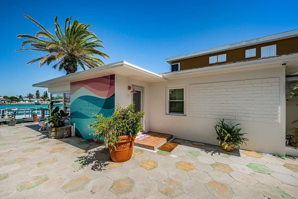 The Roth Hotel — hotel in Treasure Island, Florida