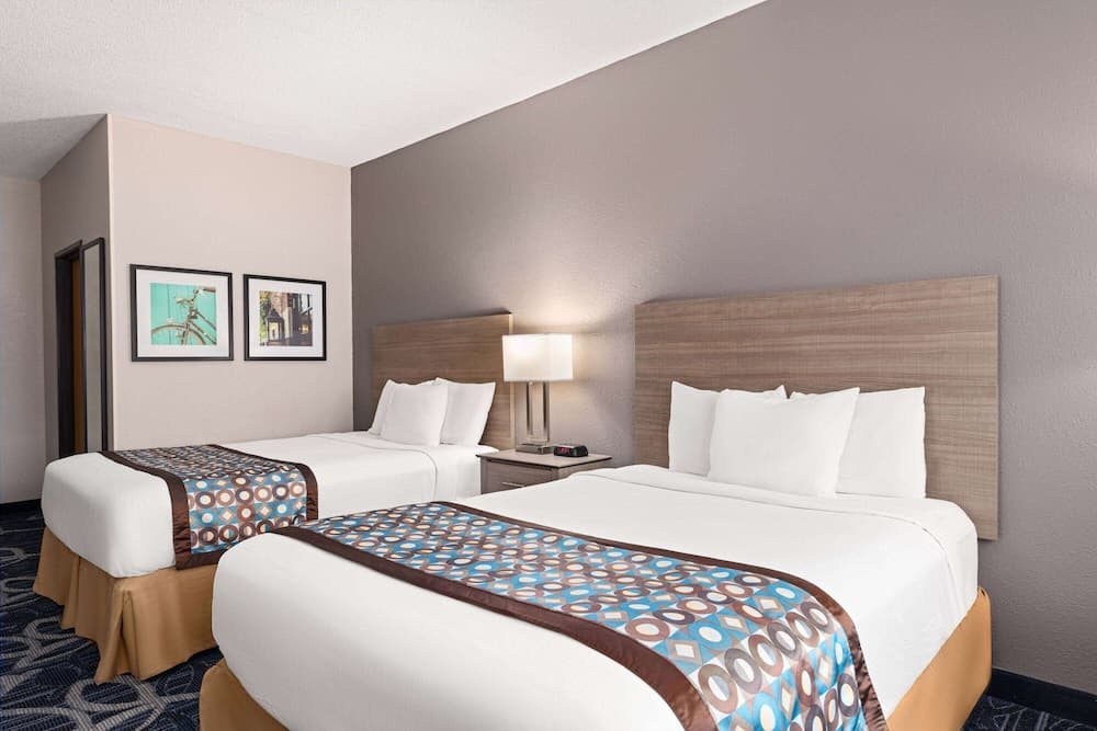 Baymont by Wyndham Waterloo gallery photo in Waterloo, IA — image 24