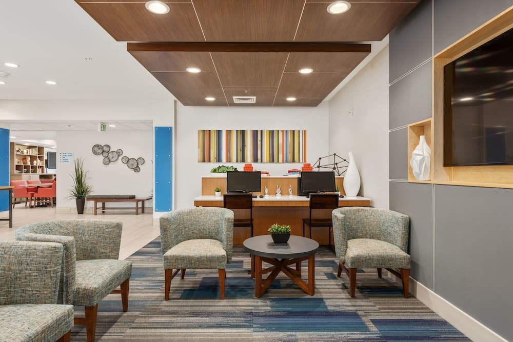Holiday Inn Express Hotel and Suites West Valley by IHG interior in West Valley City, UT — gallery photo 2