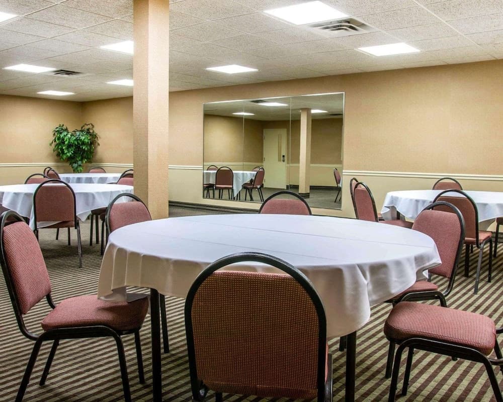 Wingate by Wyndham Livonia gallery photo in Livonia, MI — image 15