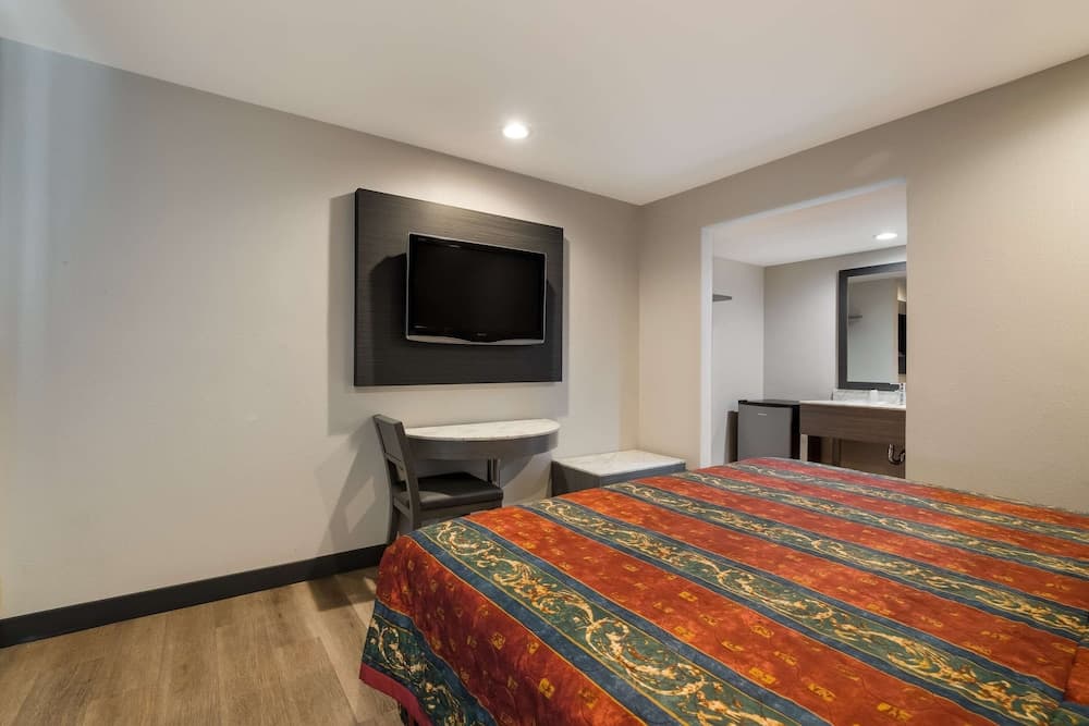 Rodeway Inn San Bernardino - Colton interior in San Bernardino, CA — gallery photo 2