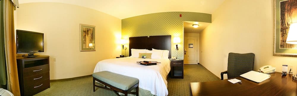 Hampton Inn Brentwood interior in Brentwood, CA — gallery photo 2
