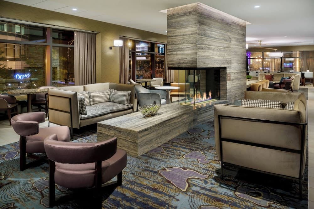 Residence Inn by Marriott Chicago Downtown / River North featured exterior or lobby in Chicago, IL — similar hotel