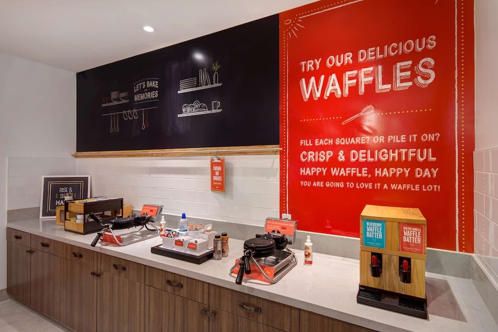 Hampton Inn & Suites Ontario Rancho Cucamonga gallery photo in Rancho Cucamonga, CA — image 6