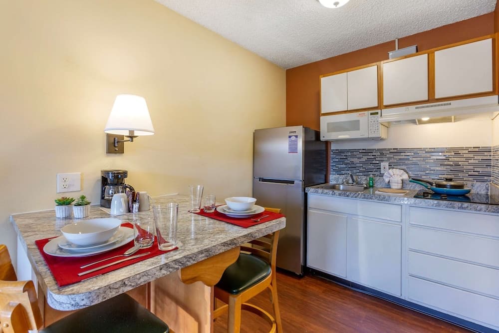 Suburban Studios Albuquerque Uptown featured exterior or lobby in Albuquerque, NM — similar hotel