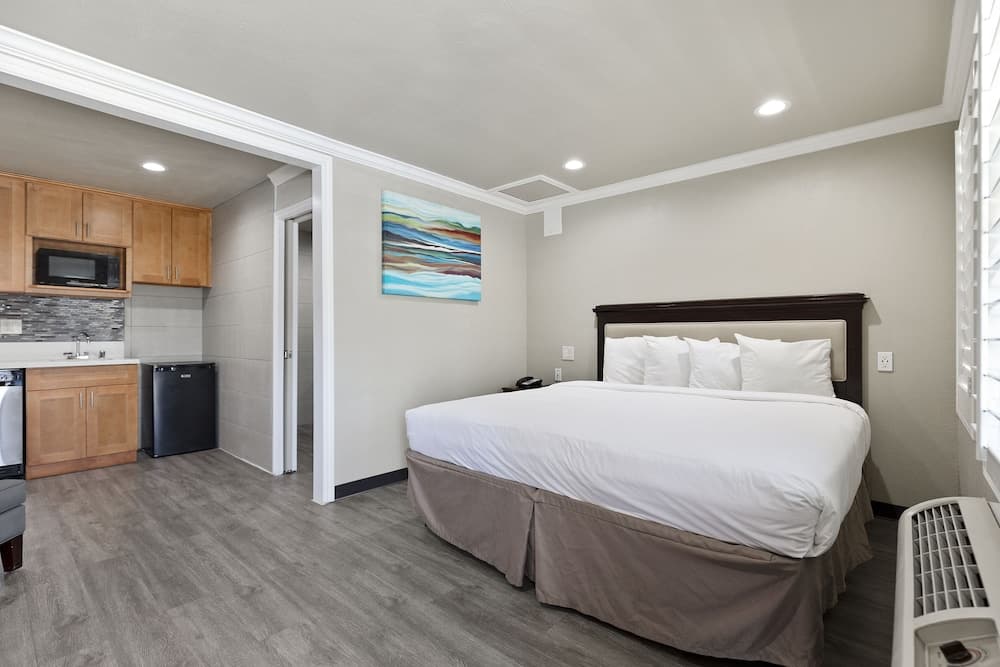 Le Blanc Inn & Suites gallery photo in El Monte, CA — image 69