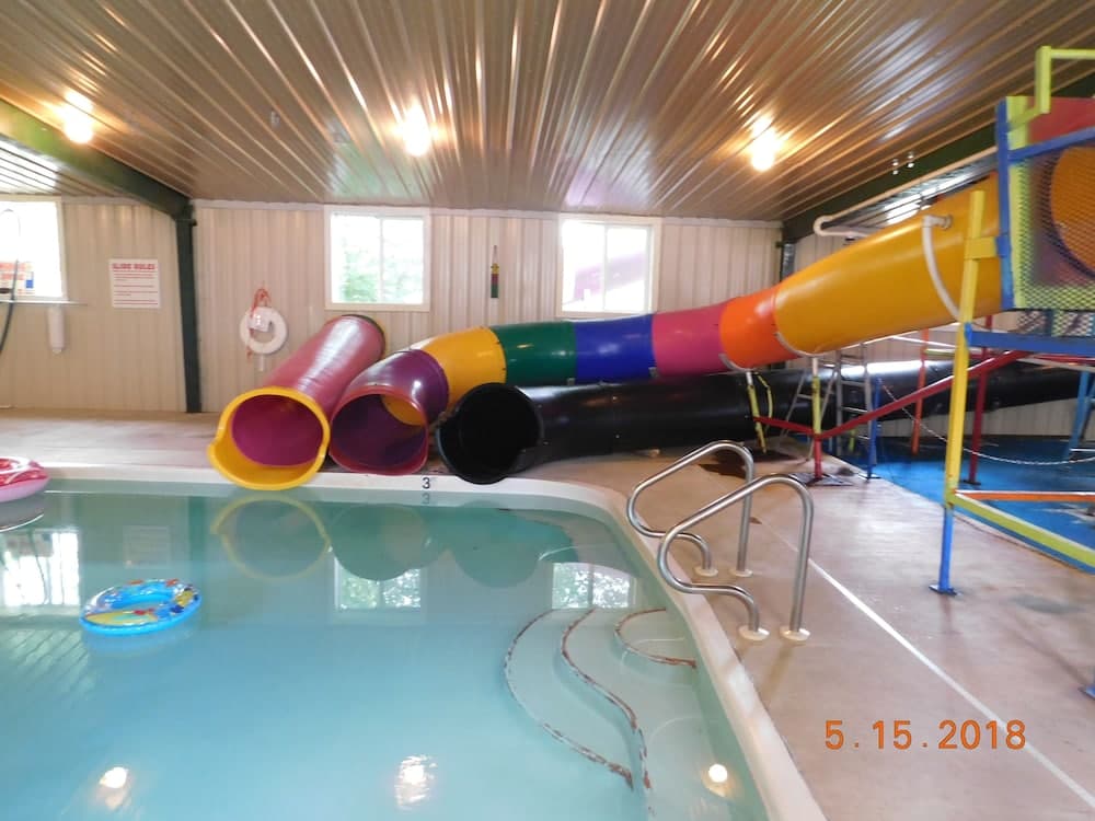 Little Shamrock Motel interior in Murfreesboro, AR — gallery photo 2