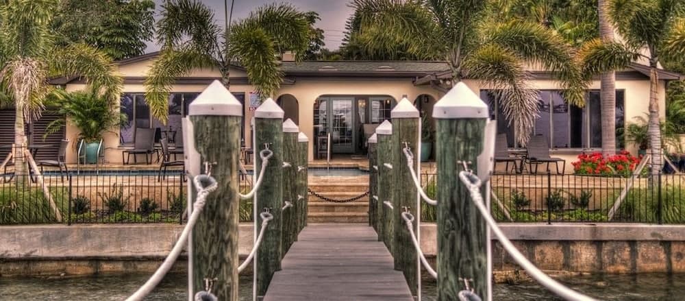 Pasa Tiempo Private Waterfront Resort - Adults Only — hotel in St. Pete Beach, Florida