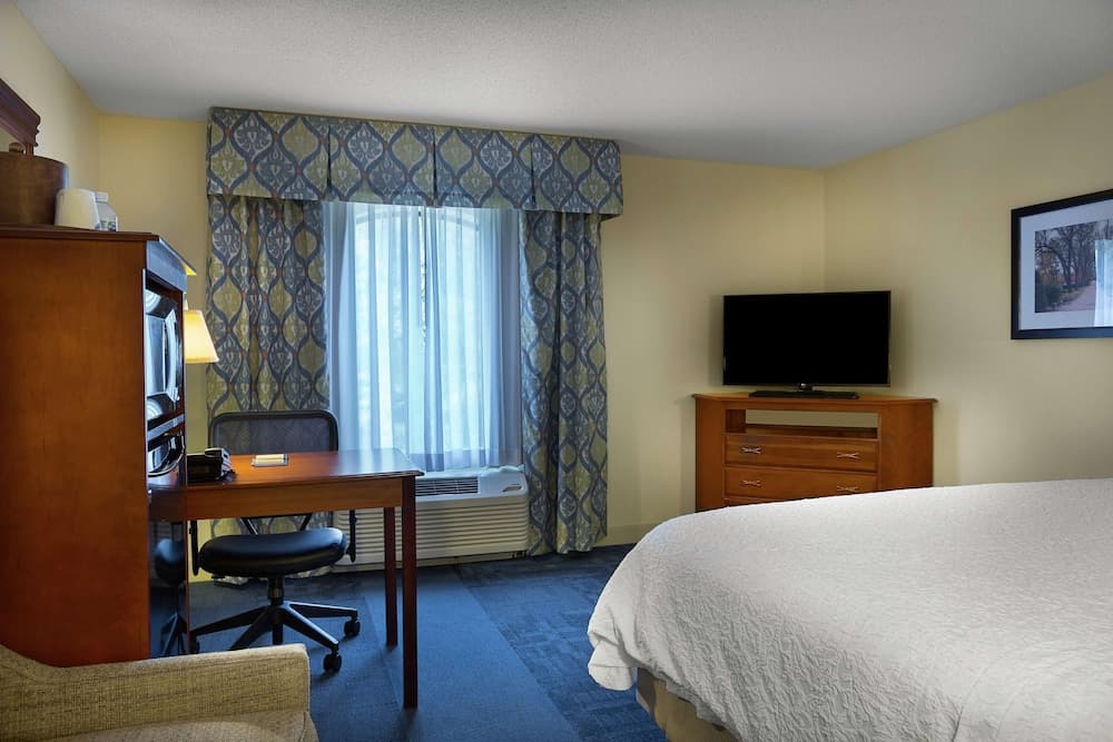 Hampton Inn Charlotte-Belmont at Montcross property views in Belmont, NC — gallery photo 3