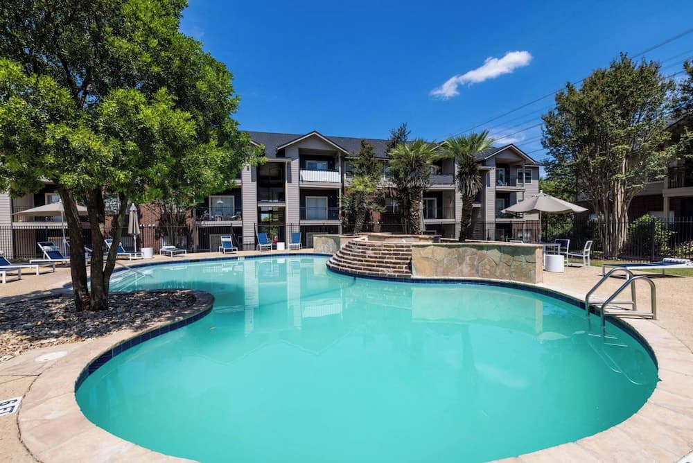 Landing  San Antonio Royal Ridge featured exterior or lobby in San Antonio, TX — similar hotel