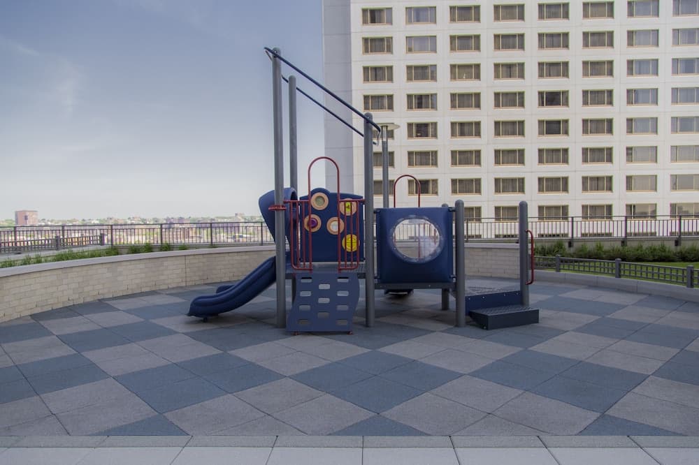 Pelicanstay at Newport gallery photo in Jersey City, NJ — image 12