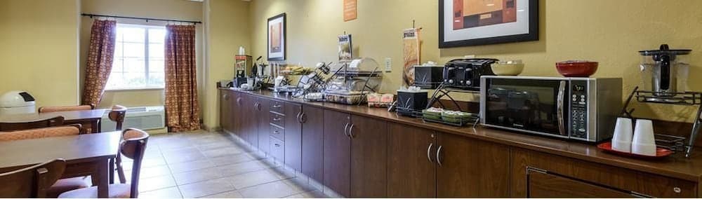 Microtel Inn & Suites by Wyndham Greenville/University Medic gallery photo in Greenville, NC — image 17