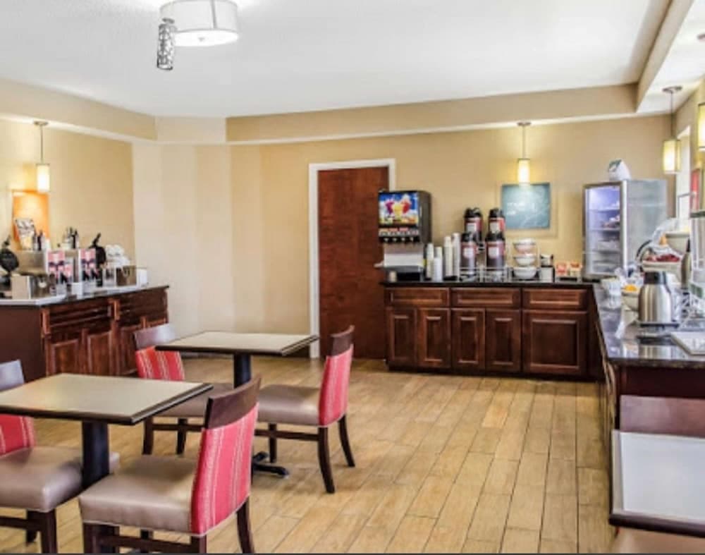 SureStay Plus by Best Western Jonestown Lebanon Valley property views in Jonestown, PA — gallery photo 3