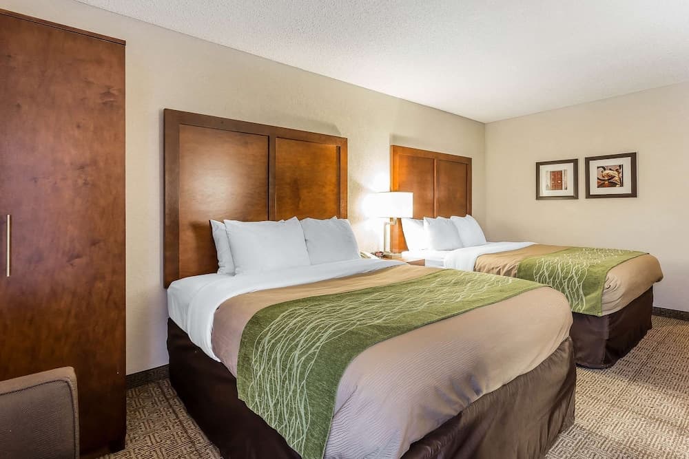 Quality Inn Summerville - Charleston interior in Summerville, SC — gallery photo 2