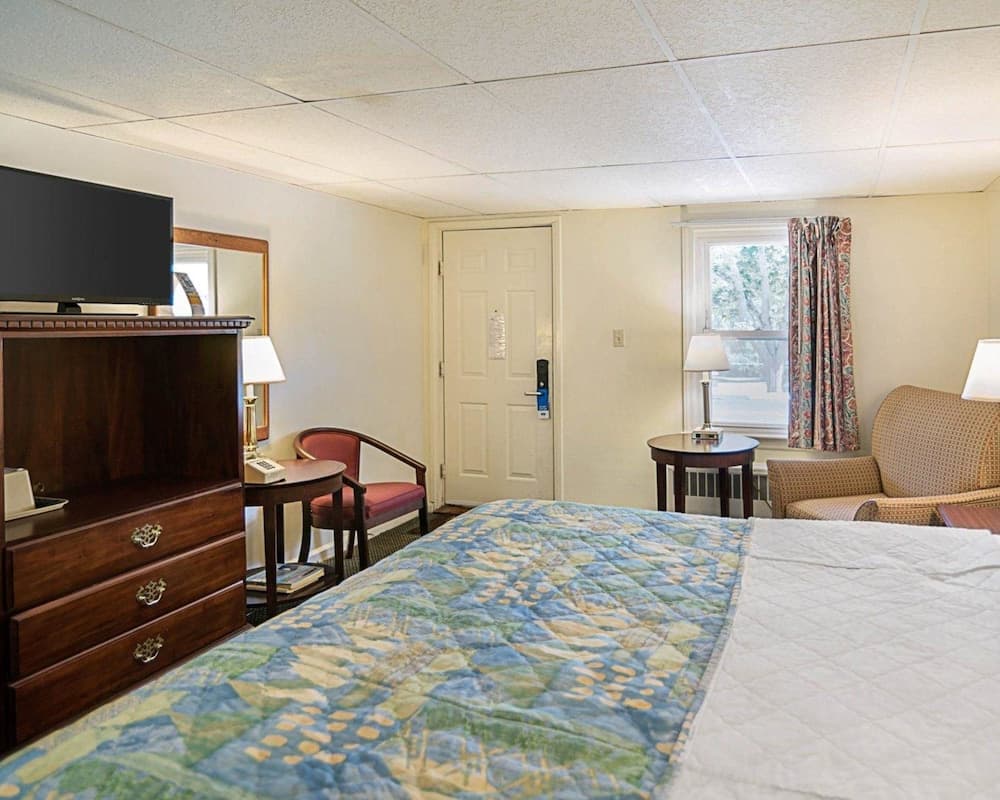 Econo Lodge gallery photo in Westminster — image 19