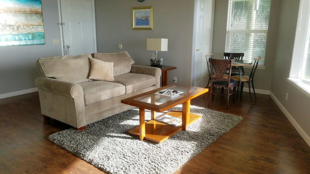 Oceanfront Inn at Shelter Cove interior in Shelter Cove, CA — gallery photo 2