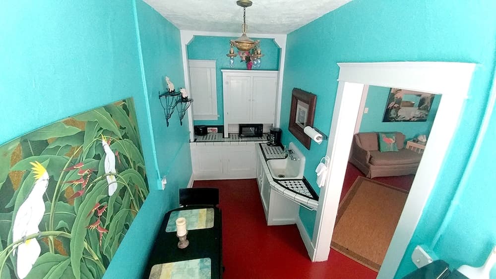 Historic Whiting Hotel Suites property views in Pawhuska, OK — gallery photo 3