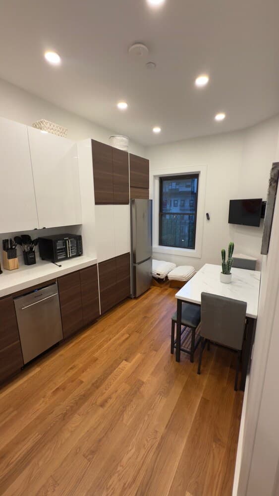 Symple Live interior in Boston, MA — gallery photo 2