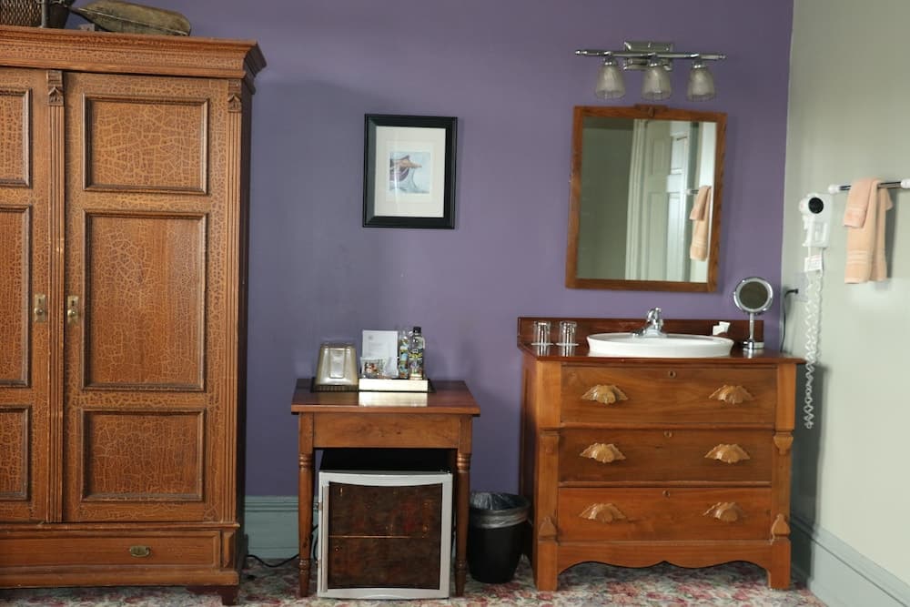 The Black Hawk Hotel gallery photo in Cedar Falls, IA — image 48