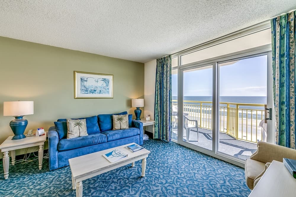 Bay Watch Resort - by Vacasa interior in Myrtle Beach, SC — gallery photo 2