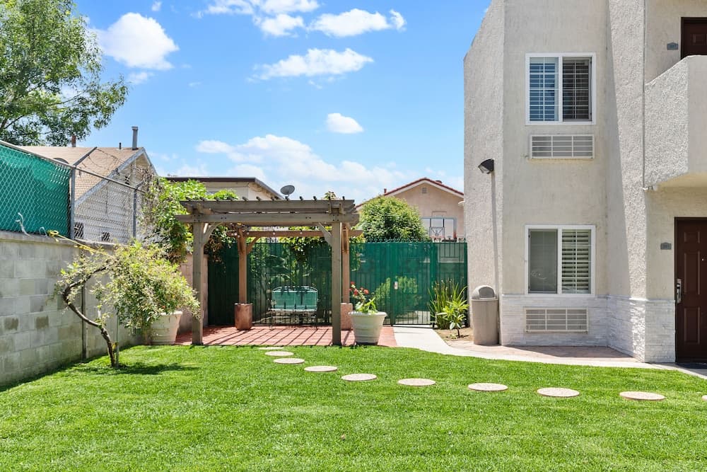 Le Blanc Inn & Suites gallery photo in El Monte, CA — image 16