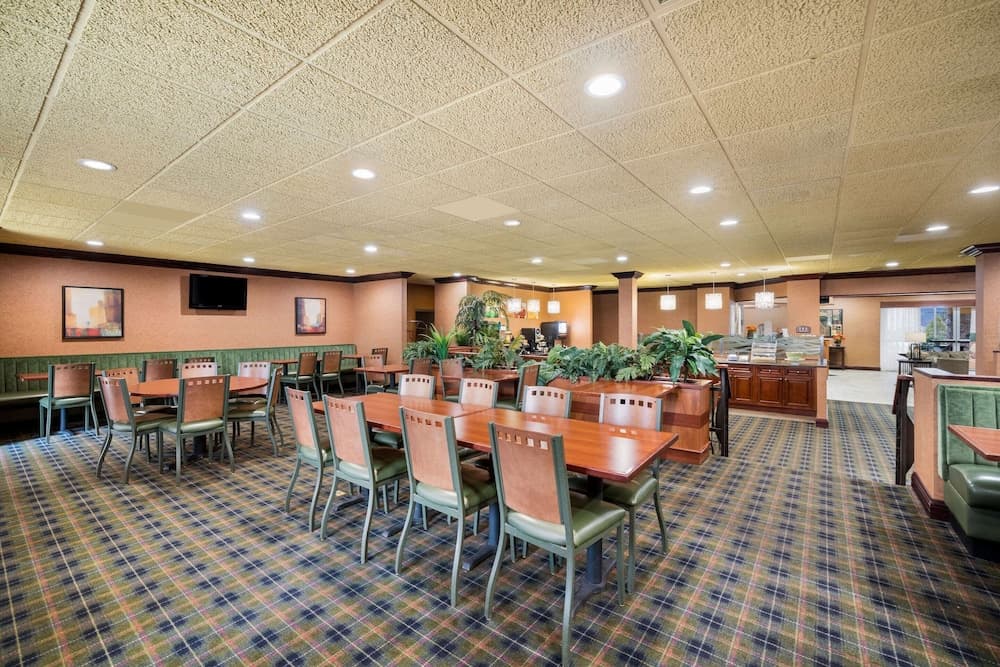 Suburban Studios Syracuse Fairgrounds gallery photo in Syracuse, NY — image 4