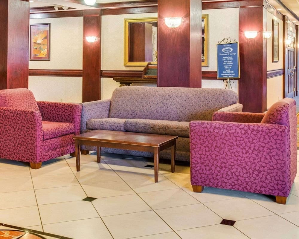 Clarion Inn Fredericksburg North interior in Fredericksburg, VA — gallery photo 2