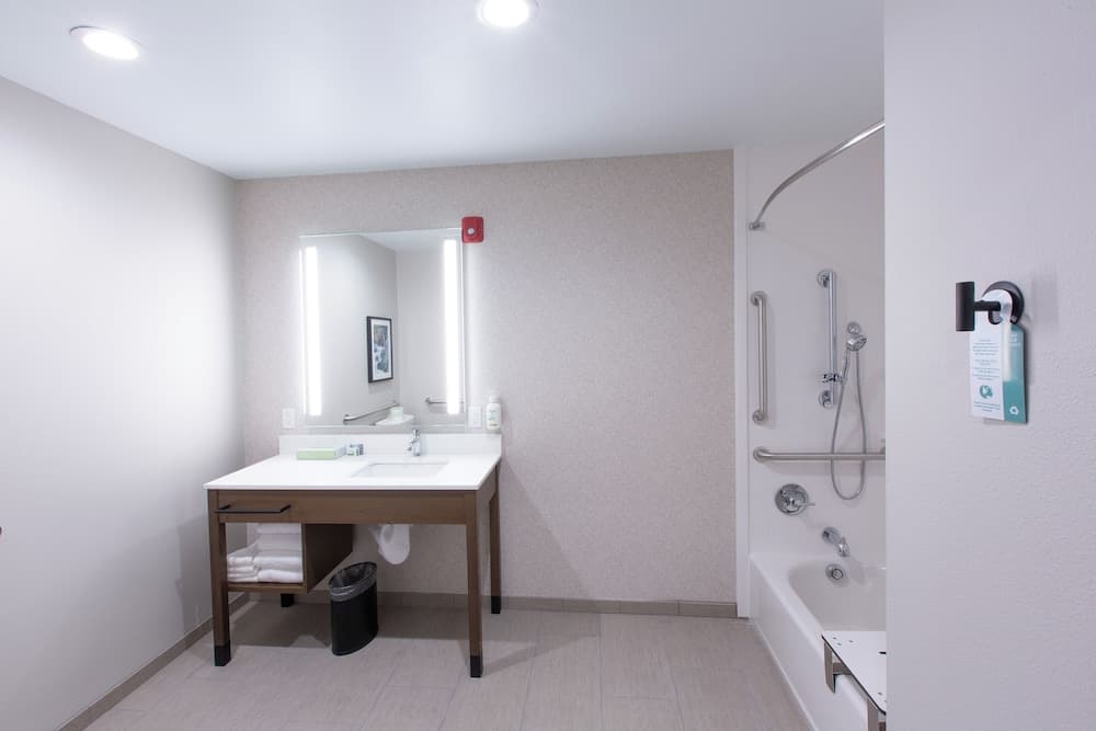 La Quinta Inn And Suites By Wyndham Lincoln gallery photo in Lincoln, CA — image 5
