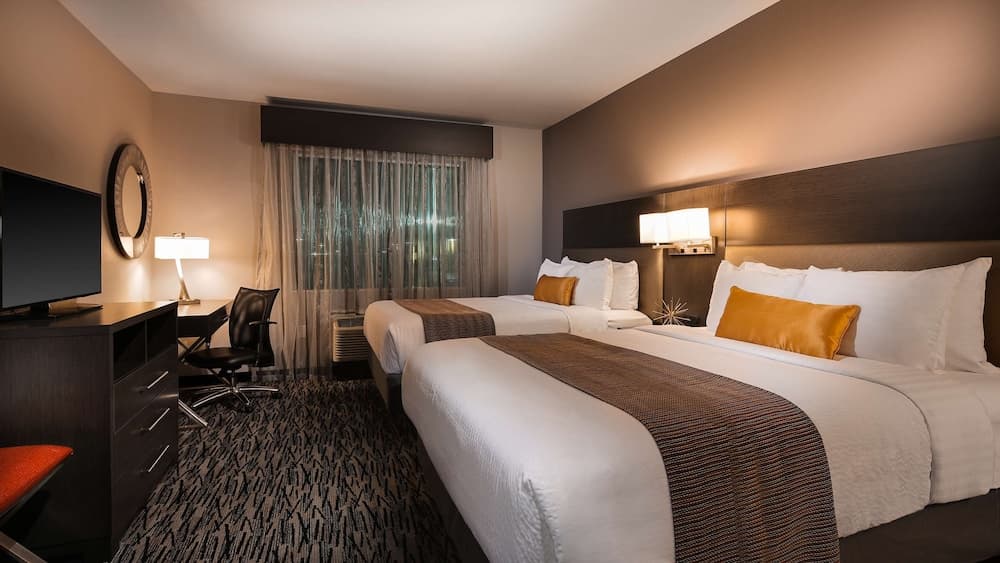 Best Western Plus Executive Residency Baytown interior in Baytown, TX — gallery photo 2
