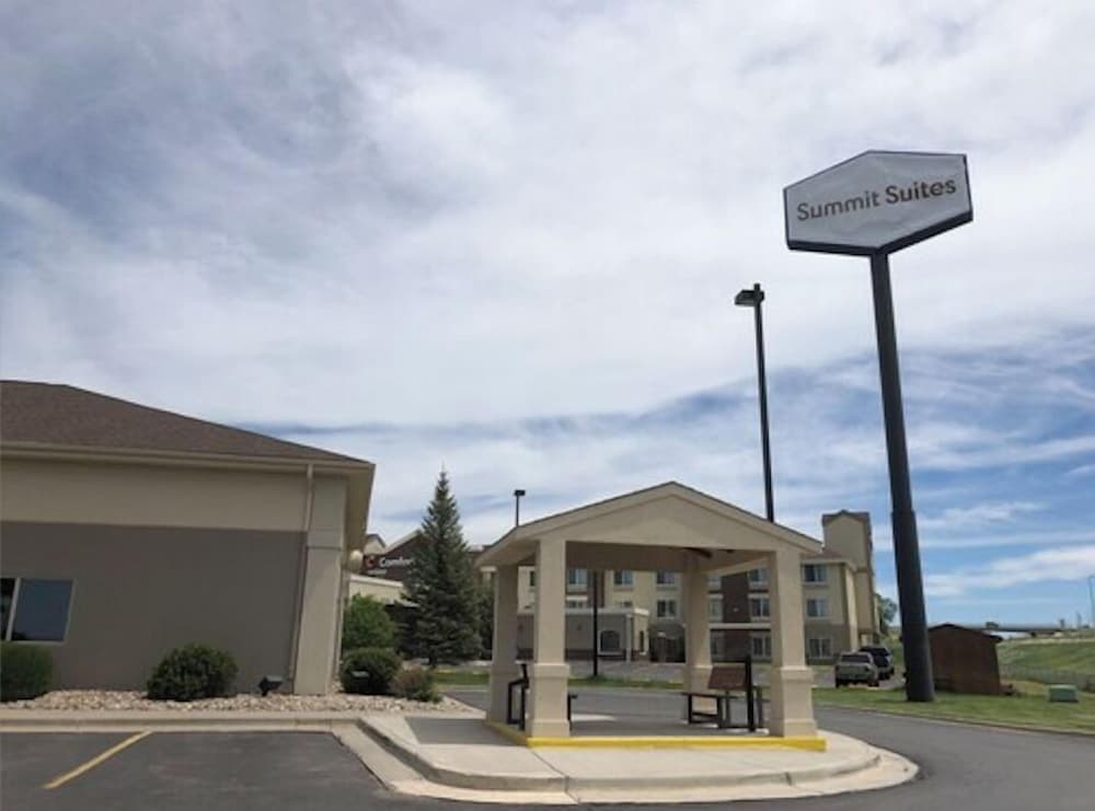 Summit Suites interior in Gillette, WY — gallery photo 2