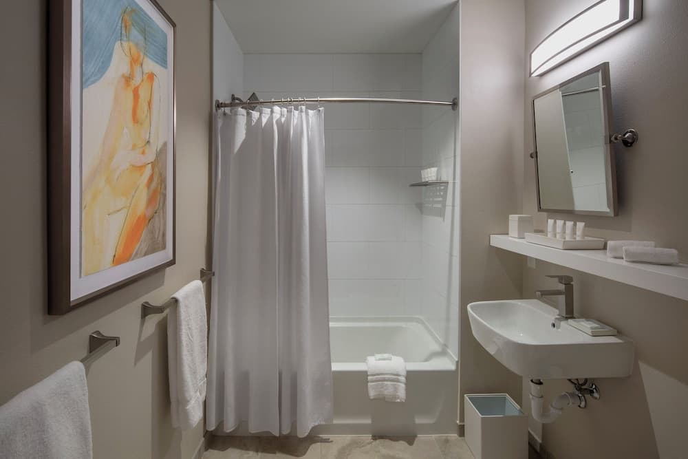 Art House Hotel and Suites gallery photo in Santa Rosa, CA — image 25